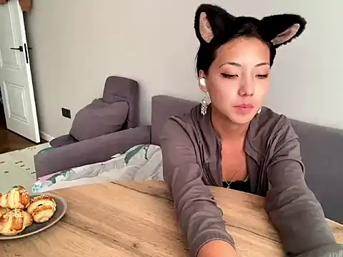ShinySunray Chat XXX in diretta