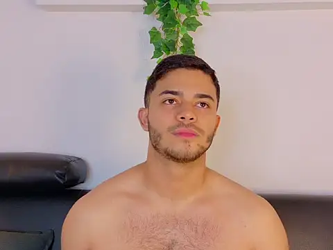 Chat XXX ao vivo de TylerWest_