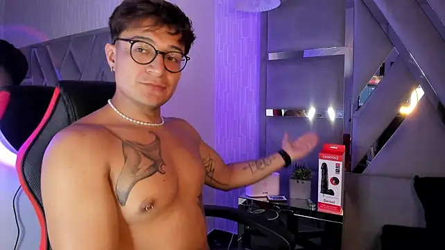 Онлайн чат XXX Hassbyd