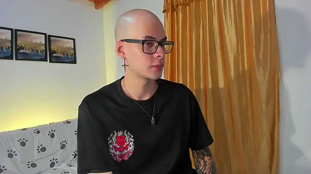 Vlad__night live XXX chat