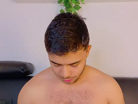 Chat XXX en directo de TylerWest_