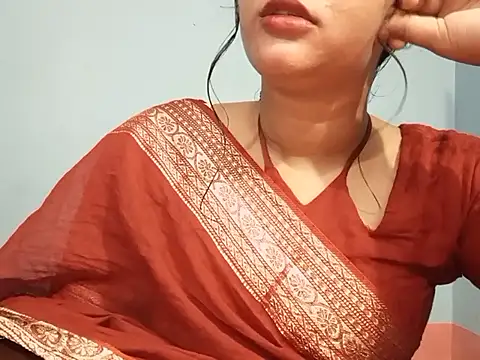Adhiti_1's Live XXX Chat