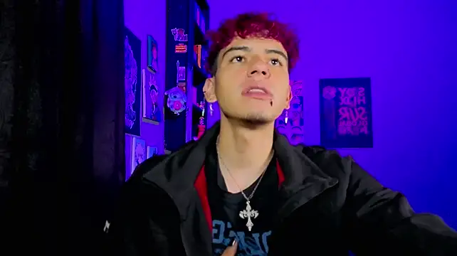 MikeyKuro's Live XXX Chat