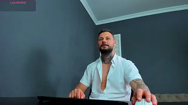 XXX chat uživo modela BrianHunts