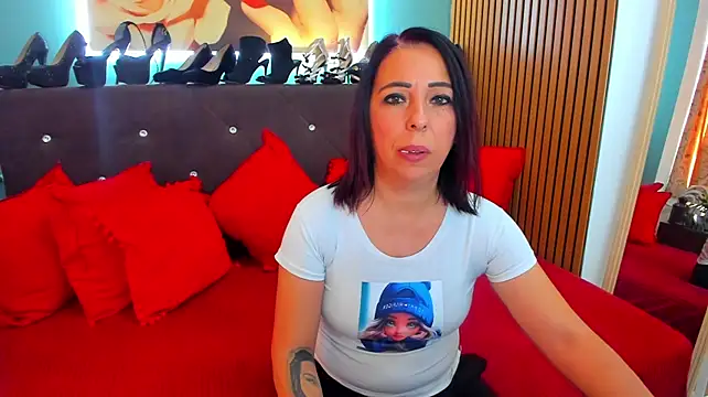 LauraSiin Adlı Modelin Canlı XXX Sohbeti