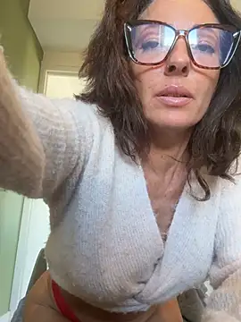 claraxloveuse Adlı Modelin Canlı XXX Sohbeti