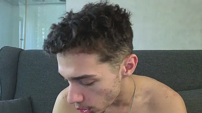 XXX chat uživo modela KaydenDrew