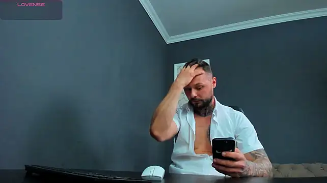 XXX chat uživo modela BrianHunts