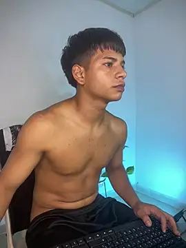 Alessio_hot: απευθείας συνομιλία ΧΧΧ