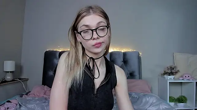 Blondy_Fina's Live XXX Chat
