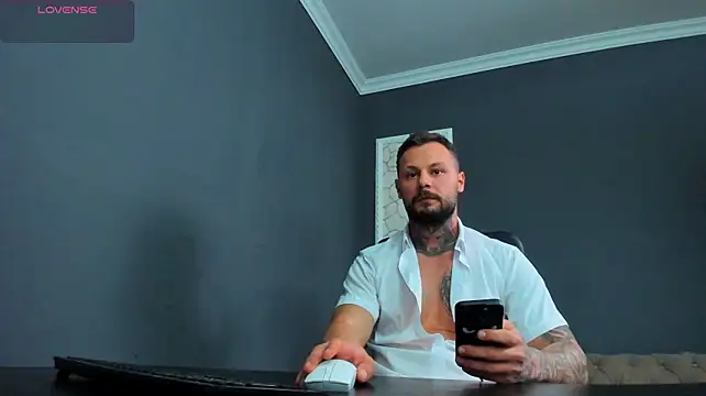 BrianHunts' Live XXX Chat