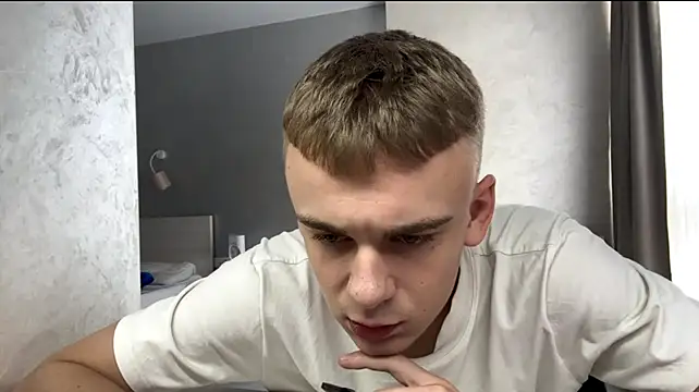 XXX chat uživo modela SoloFury
