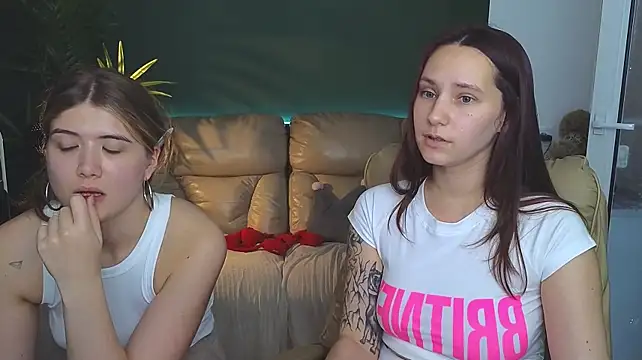 HotCaramellsTV's Live XXX Chat