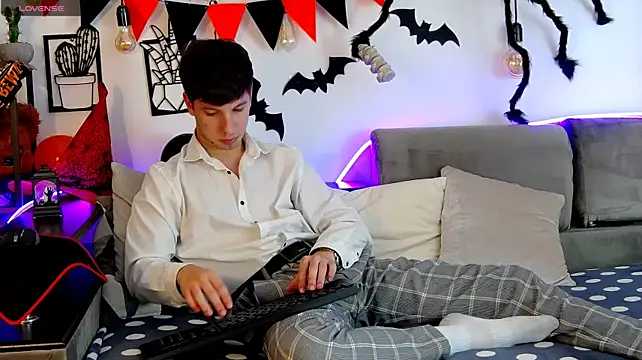 Онлайн чат XXX ThomasEdisonn