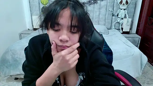 Chat +18 de laureentt_ ao vivo