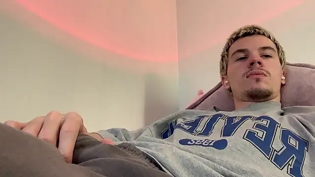 צ'אט XXX בשידור חי של Jeremy1Scott