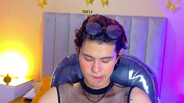 Derek_Sinn XXX чат на живо