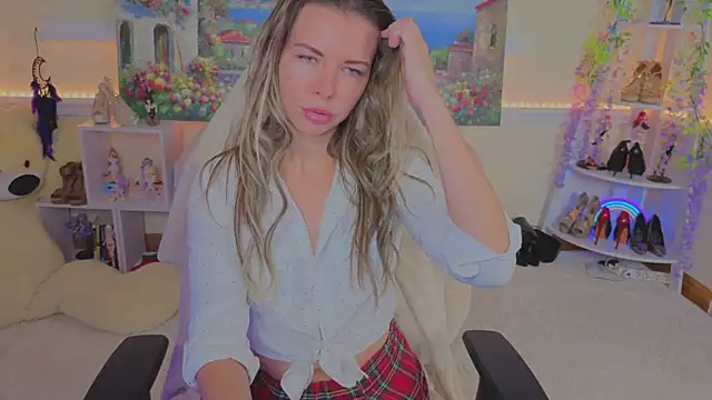 Real_Tini's Live XXX Chat