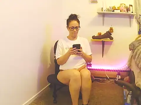 دردشة PartyPawgGirl420 الجنسية المباشرة