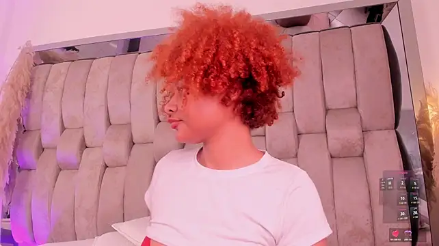 _CurlyGirl_'s Live XXX Chat