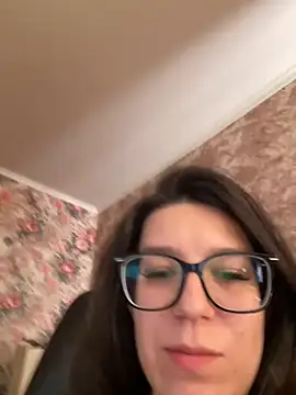 XXX chat uživo modela NadiraNoor
