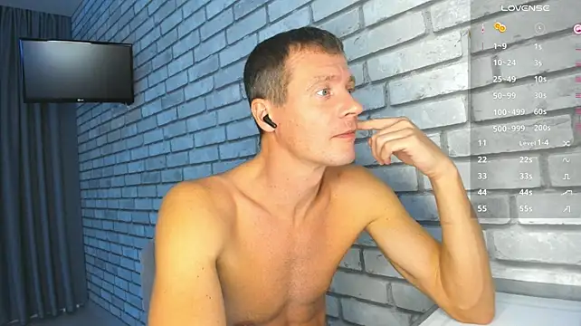 Smallnipples élő XXX-chatje