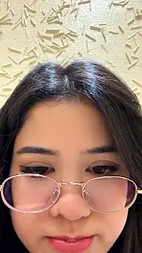 Nana_Ninii Adlı Modelin Canlı XXX Sohbeti