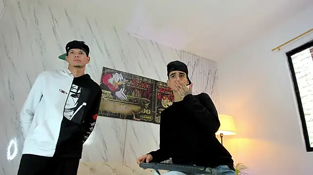 COOL_BOYS2: απευθείας συνομιλία ΧΧΧ