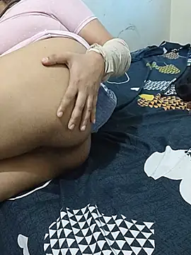mallupriyapriya's Live XXX Chat