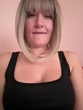Chat XXX en directo de LunaFoxs