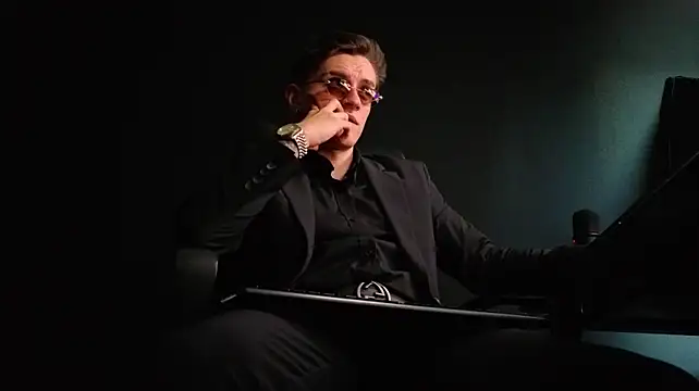 צ'אט XXX בשידור חי של FelixStarkk