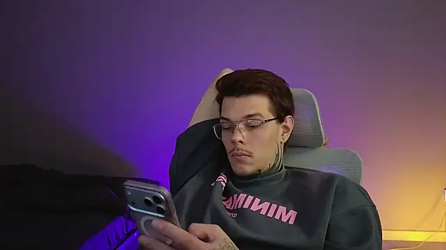 DENIS_HERE: απευθείας συνομιλία ΧΧΧ