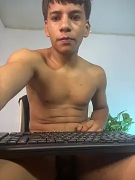 Онлайн чат XXX Alessio_hot