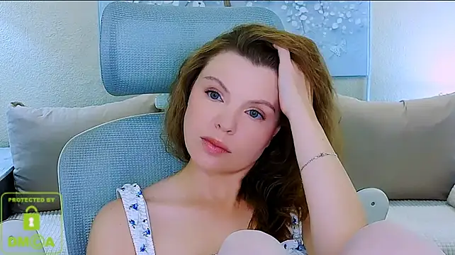 Glossier: онлайн-секс-чат