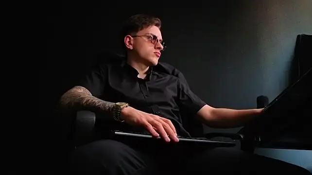 FelixStarkk Live XXX Chat