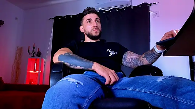 Czat XXX na żywo – MightyAaron66