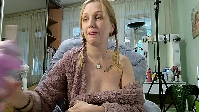 Chat XXX en directo de Precious_Crystal