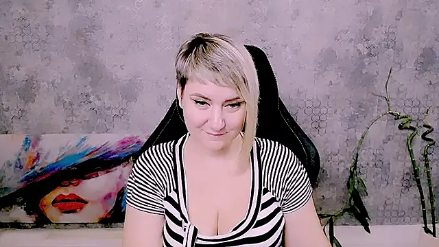 Djullian Live XXX chat