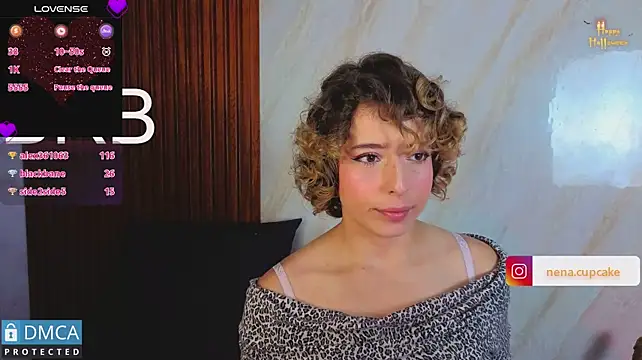 nena_cupcake_ Adlı Modelin Canlı XXX Sohbeti