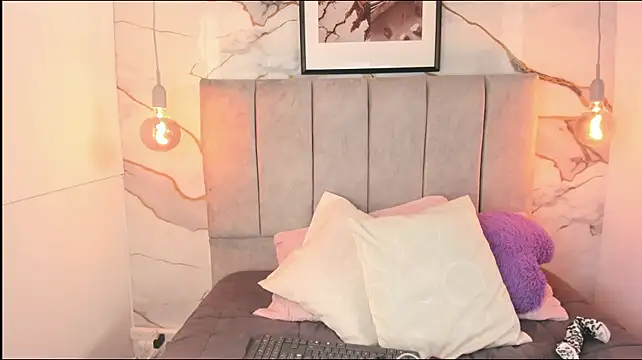 Natasha_Brm Adlı Modelin Canlı XXX Sohbeti