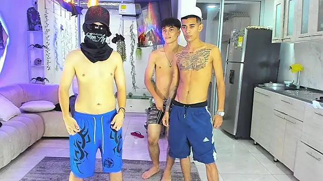 Houseofwarrios' Live XXX Chat