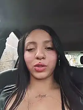 Chat +18 de Carolyn_Villalobos ao vivo