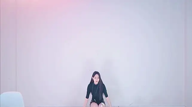 IVE-111's Live XXX Chat