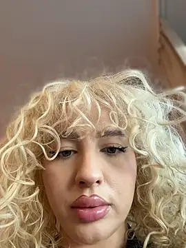 Chatroom XXX en direct de CurlyDaisy