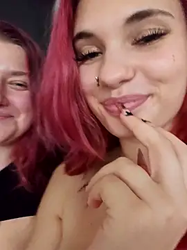 צ'אט XXX בשידור חי של MaddieBaddieee