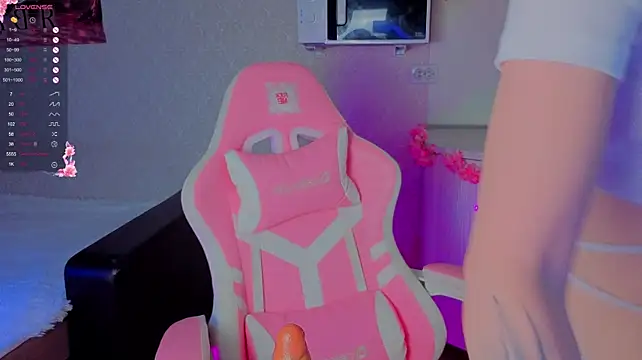 Hi_Kitti Adlı Modelin Canlı XXX Sohbeti