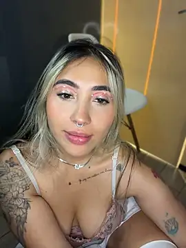 צ'אט XXX בשידור חי של ManuelaVeeleez