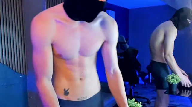 TheGhostforeeonss Adlı Modelin Canlı XXX Sohbeti