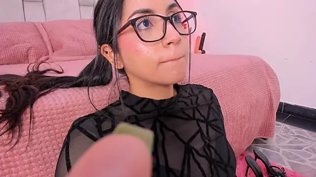 Radiant_Naomi Live XXX-Chat