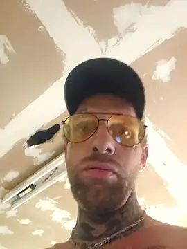 TattoosNTrash's Live XXX Chat